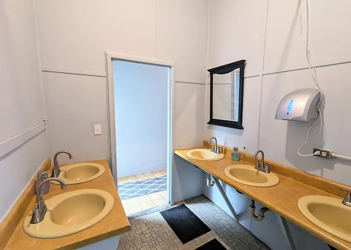 Apartment Private And Sleeping Near Marathon, Hershey Robinson