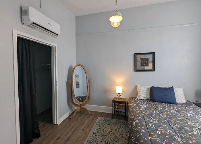 Private And Sleeping Near Marathon, Hershey Apartment *