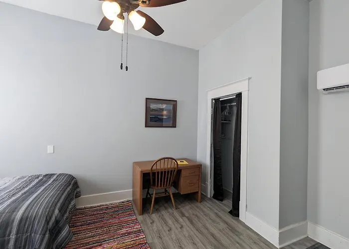 Apartment Private And Sleeping Near Marathon, Hershey Robinson