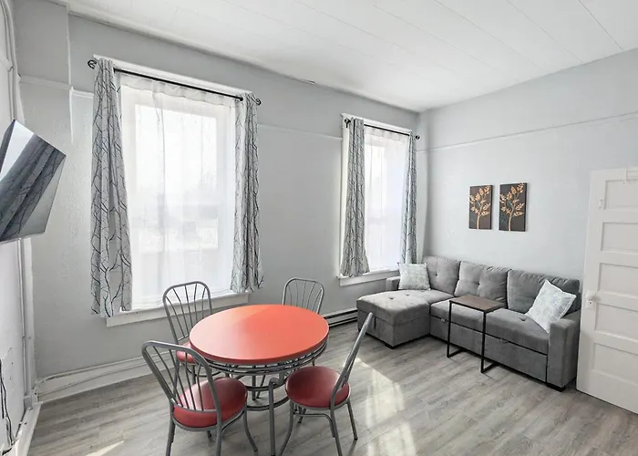 Private And Sleeping Near Marathon, Hershey Apartment *