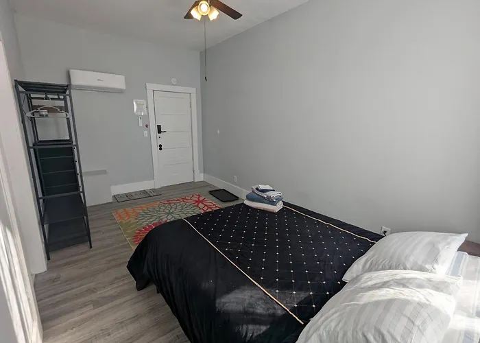 Apartment Private And Sleeping Near Marathon, Hershey Robinson